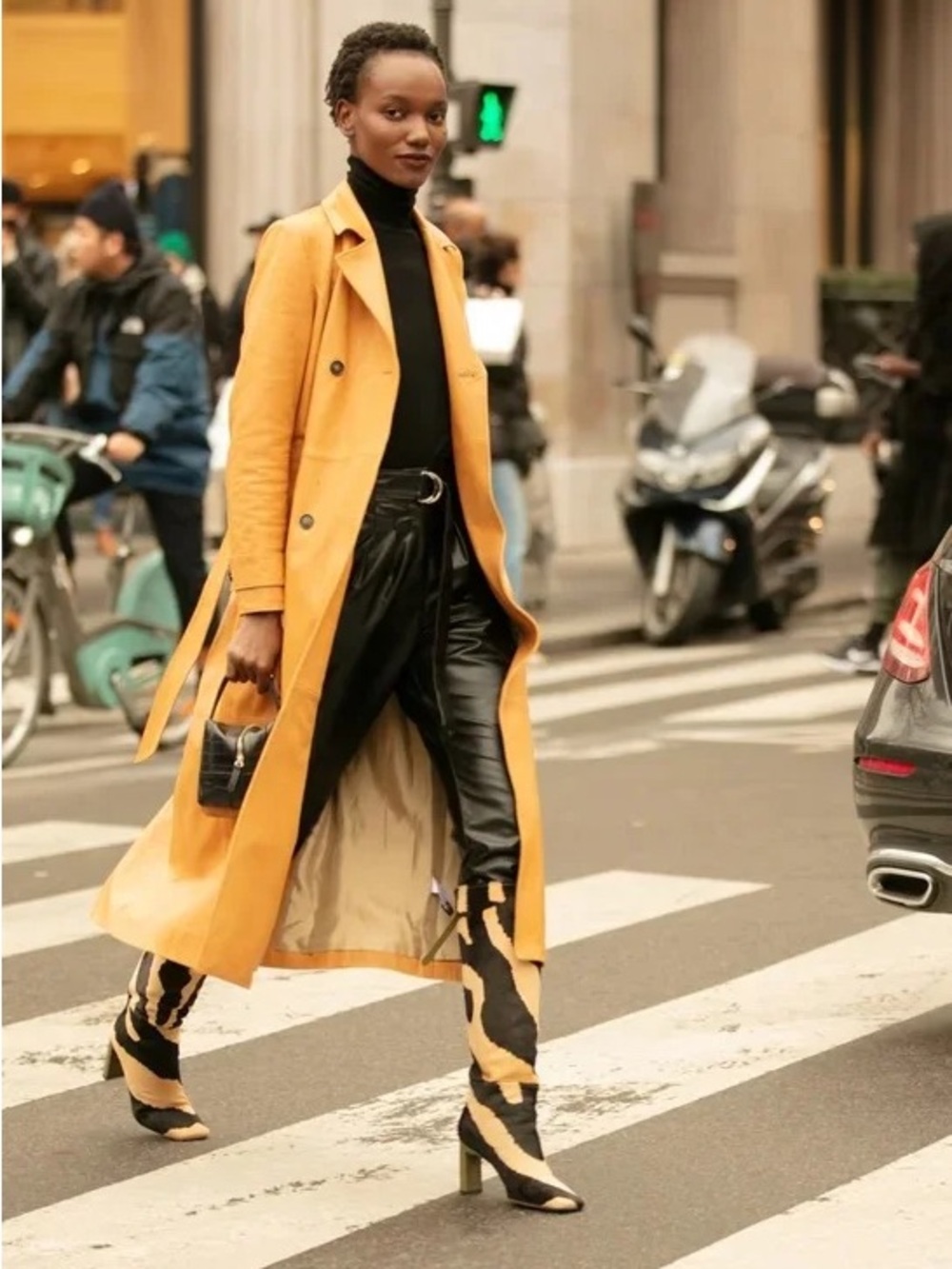 Frame Long Leather Trench in Camel XS - Picture 9 of 10